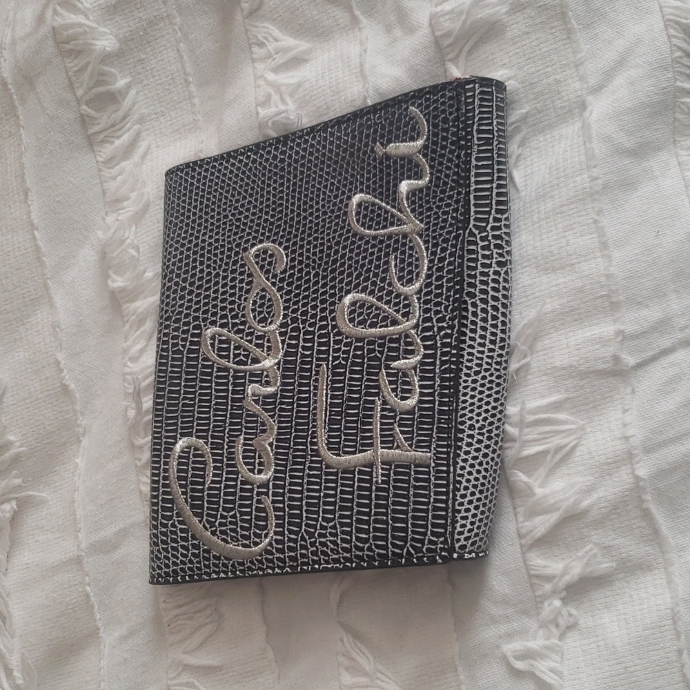 Carlos falchi clutch